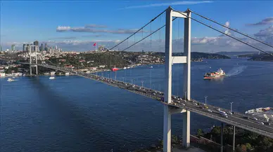 İstanbul Boğazı'ndaki köprüler ve otoyollar için özelleştirme kararı nedir?