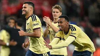 Arsenal, Sunderland'i 2-0 mağlup ederek ligde 4'te 4 yaptı