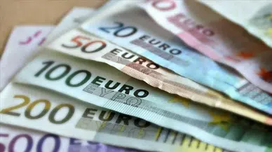 Dolar ve euro haftaya hangi fiyatlarla başladı?