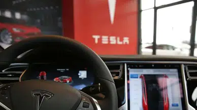 Tesla Roadster 1 Ekim'de tanıtılacak mı? Elon Musk açıklama yaptı