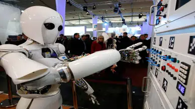 Dünyada endüstriyel robot sayısı 5 milyonu aştı mı ?