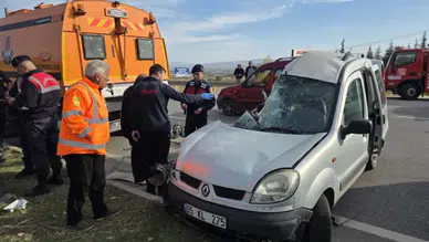 Amasya'da korkunç kaza! Kamyon ile hafif ticari araç çarpıştı: 4 ölü