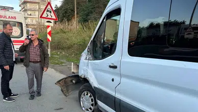 Rize'de feci kaza! Okul servisi ile kamyonet çarpıştı