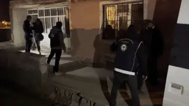 Ağrı'da 24 düzensiz göçmen ve 2 organizatör yakalandı