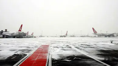 Adıyaman'da kar yağışı uçuşları etkiledi: Bazı seferler iptal edildi