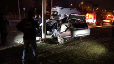 Malatya’da otomobil trambüs direğine çarptı: 1 ölü 1 ağır yaralı