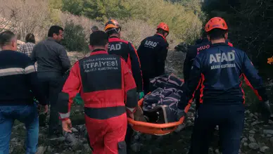 Hayvan otlatırken kayalıklardan düşen yaşlı adam yaralandı
