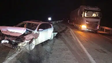 Bilecik'te tır ile otomobil çarpıştı! 1 ölü, 2 yaralı