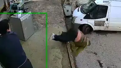 Denizli'de arkadaş kavgası kötü bitti! 2 metre yükseklikten itti