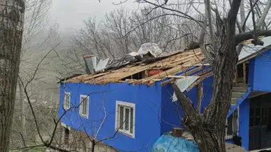 Van'ın Çatak ilçesini fırtına vurdu