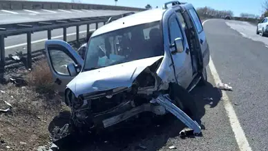 Kırıkkale'de 3 araçlı zincirleme kaza: 2 yaralı!