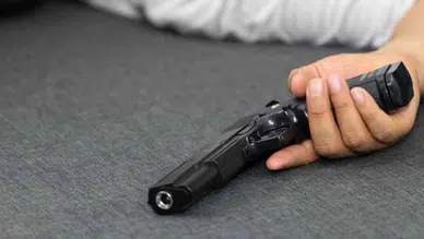 84 yaşındaki şahıs, silahla hayatına son verdi!