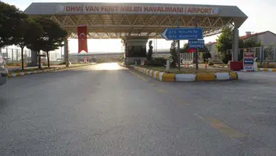 Havalimanında kaçak altın operasyonu!  Yüklü miktarda döviz ele geçirildi