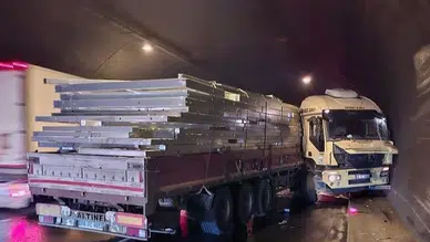 Osmaniye'de tır kazası: Tünel duvarına çarptı