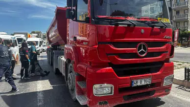 Yolun karşısına geçerken canından oluyordu!