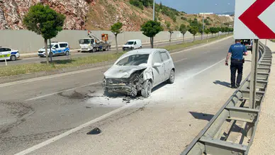 Tokat'ta feci kaza! Otomobil karşı şeride uçtu: 3 yaralı