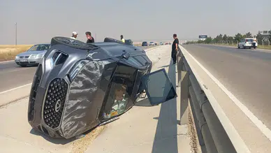 Kontrolden çıkan otomobil devrildi: Ölü ve yaralılar var