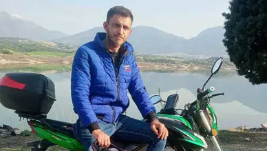 Denizli’de feci kaza: Motosiklet sürücüsü bariyerlere çarparak hayatını kaybetti