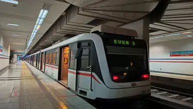 Konak metroda bir yolcu intihar etti