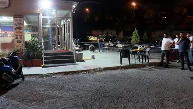 Bağcılar'da kafede oturanlara kurşun yağdı! 3 yaralı