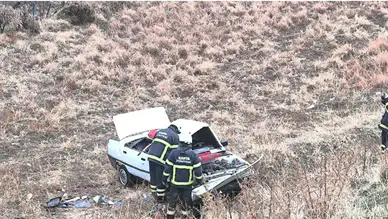 Adıyaman’da otomobil şarampole yuvarlandı: 2'si çocuk 3 yaralı!