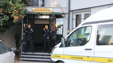 Adana'da 10 yıllık ev öfkesi kanlı bitti: Müteahhidin oğlunu öldürüp intihar etti!