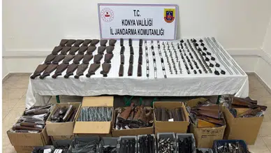 Konya'da jandarma ekiplerinden operasyon: Çok sayıda tabanca ve tüfek parçaları ele geçirildi!