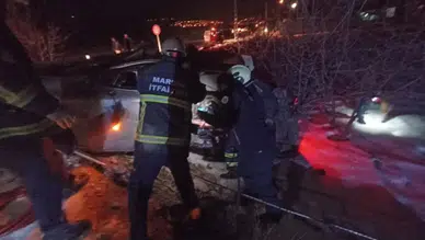 Mardin Artuklu'da otomobil, elektrik direğine çarptı: Sürücü yaralandı