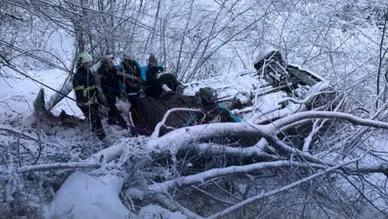Giresun'da otomobil fındık bahçesine girdi: 2'si çocuk 6 kişi yaralandı!