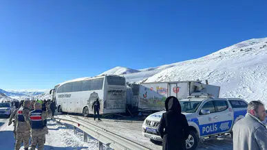 Ağrı Tutak'ta zincirleme kaza: 1 ölü, 5 yaralı
