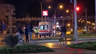 Sakarya’da otomobil ve motosiklet çarpıştı: 2 kişi yaralandı
