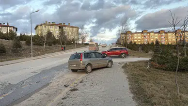 Eskişehir'de zincirleme kaza : 6 kişi yaralandı