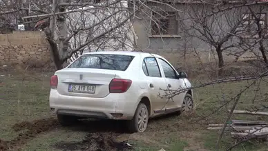 Konya'da polisin 'dur' ihtarına uymayan şüpheliler, aracı bırakıp kaçtı