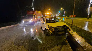Edirne'de kaza : Su birikintisini fark etmedi, kontrolden çıktı