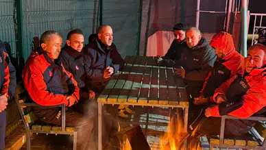 Van'da 6 Şubat 2023'te depremde hayatını kaybedenler anıldı