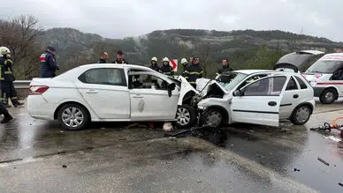 Antalya-Isparta kara yolunda feci kaza : 6 ölü, 6 yaralı