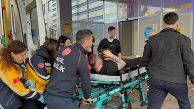 Samsun'da bıçaklı kavga : 2 kişi yaralandı, zanlı kaçtı