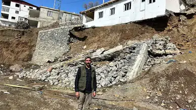 Şırnak'ta yağış sonrası istinat duvarı çöktü: Ev kullanılamaz hale geldi
