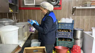 Bilecik'te gıda operasyonu : Son kullanma tarihi geçen ürünler tespit edildi