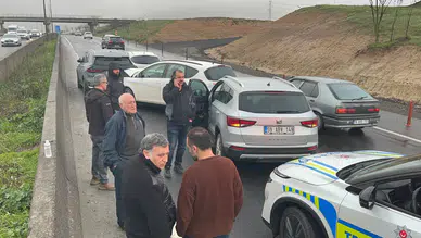 Tekirdağ Çorlu'da zincirleme kaza : 4 araç birbirine girdi