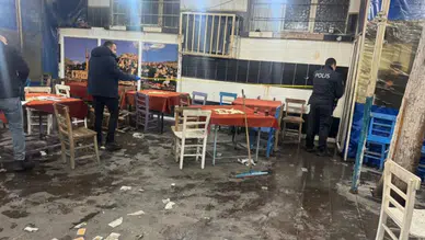 Şanlıurfa'da kıraathanede bıçaklı saldırı : Amca ve yeğen yaralandı