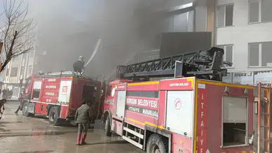 Yozgat'ta 3 katlı iş yerinde yangın paniği