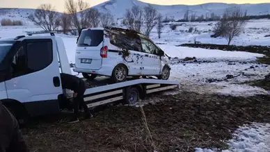 Niğde'de ticari araç takla attı : 4 yaralı