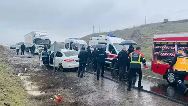 Bingöl’de otomobil devrildi : 21 yaşındaki Arda Bilal hayatını kaybetti
