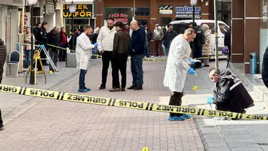 Kırşehir'de bir kahvehaneye silahlı saldırı : 2 kişi yaralandı