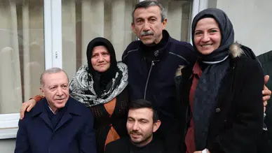 Cumhurbaşkanı Erdoğan Rize'de komşularıyla bayramlaştı