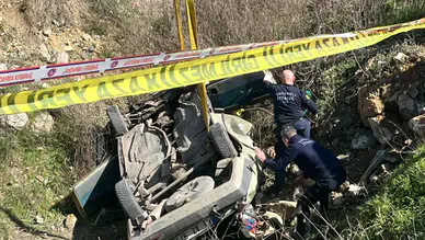 Kütahya Tavşanlı'da kaza : Otomobil çukura düştü, 2 kişi hayatını kaybetti