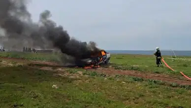 Diyarbakır Çınar'da otomobil yangını : Gaz kaçağı olan araç kullanılamaz hale geldi