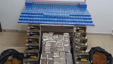 Bursa'da kaçakçılık operasyonu : Çok sayıda makaron ve sigara ele geçirildi