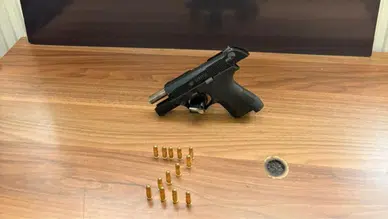 Kocaeli'de seyir halindeki araçtan ateş açıldı : Kurşunlar okula isabet etti